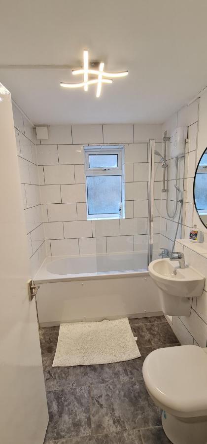 1 Bedroom Service Apartment With Netflix West Thurrock Ngoại thất bức ảnh